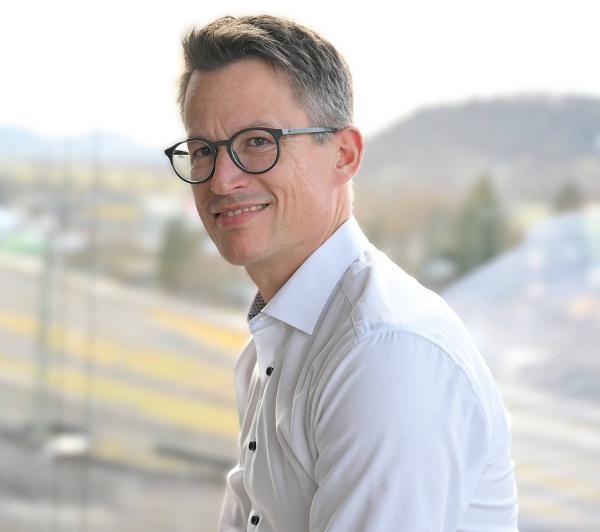 Porträtfoto von Dr. Hendrik Bednarz