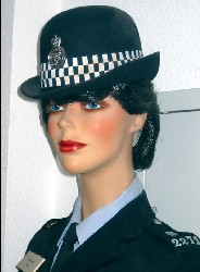 Polizeimuseum Dettenhausen: britische Polizeiuniform für Frauen 2004